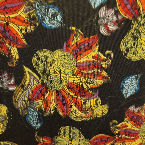 Lularoe classic Tee style Nwot - Picture 6 of 9